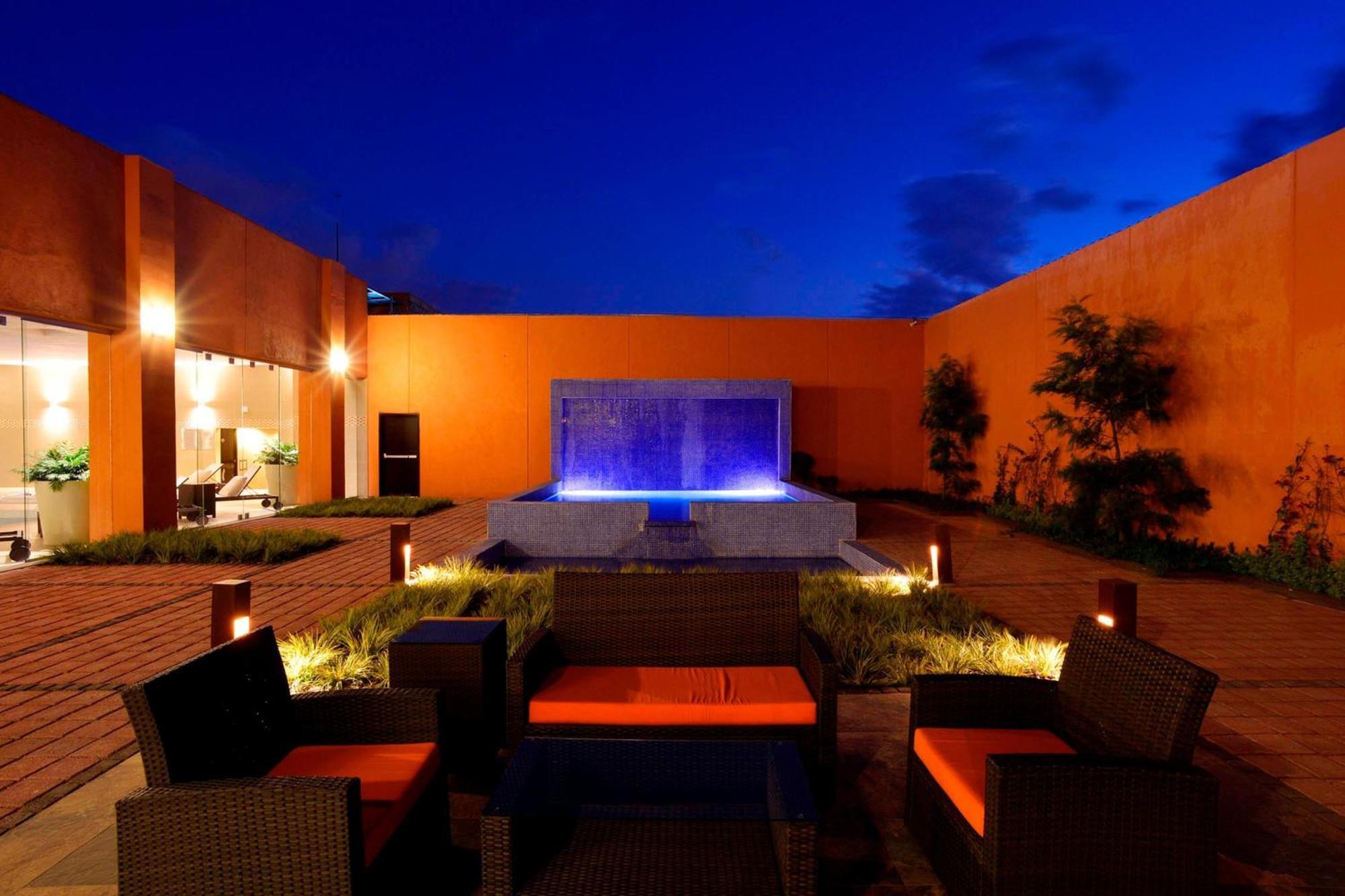 Courtyard Toluca Tollocan Zewnętrze zdjęcie