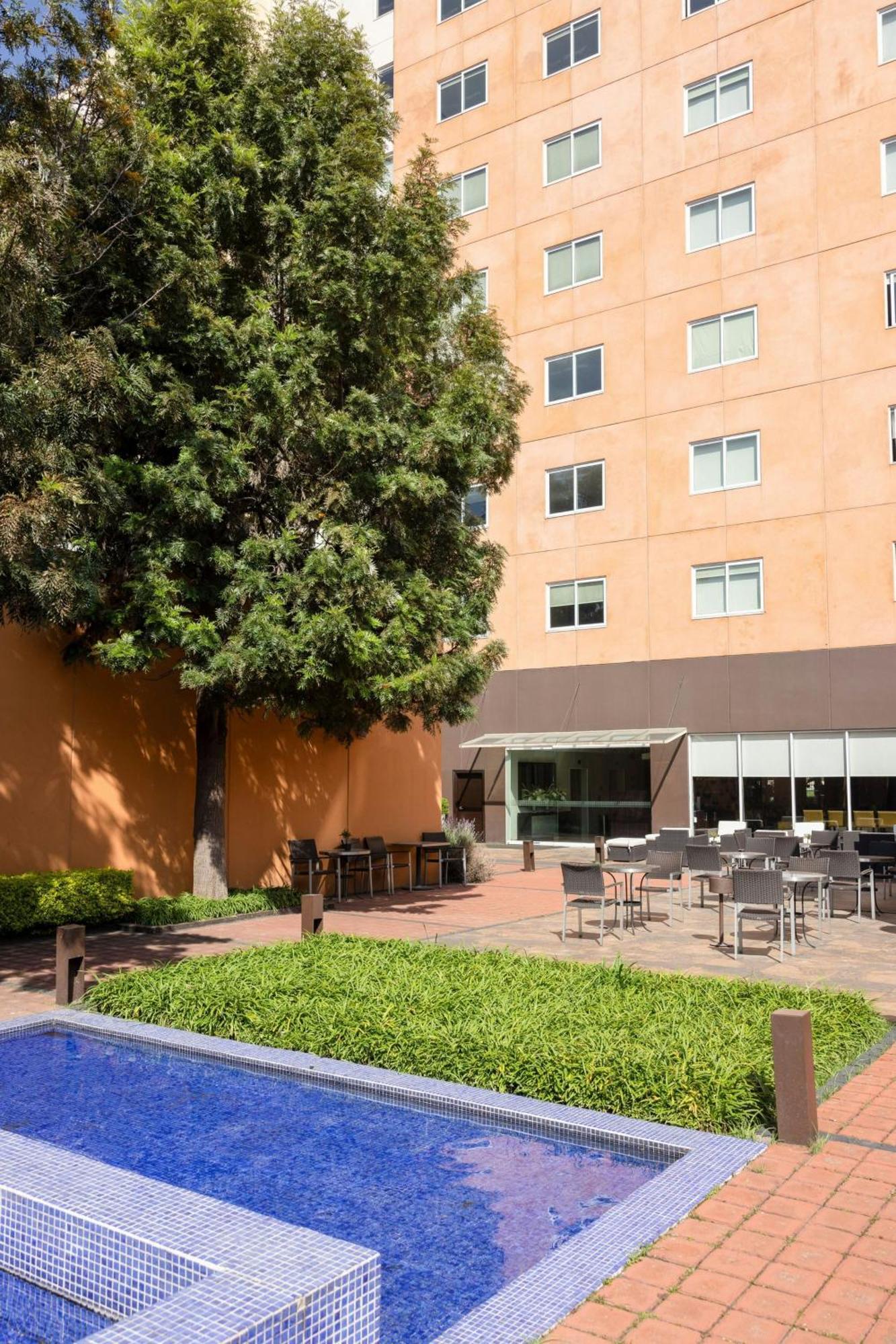 Courtyard Toluca Tollocan Zewnętrze zdjęcie
